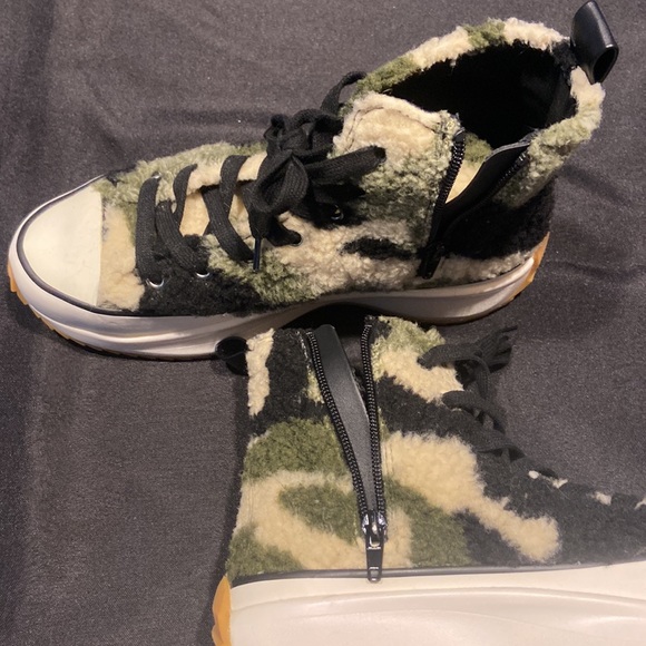 Steve Madden super fun high tops - Picture 3 of 3